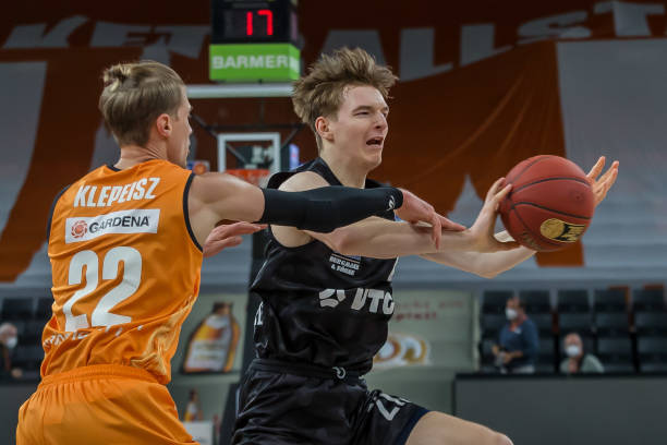 年轻化转型 年轻化转型