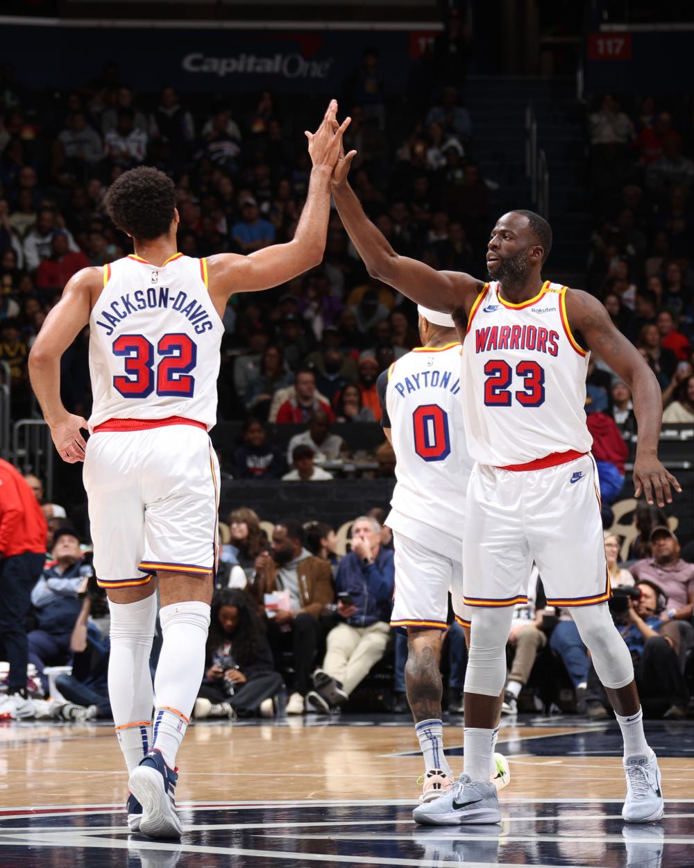 瞬息万变的 瞬息万变的