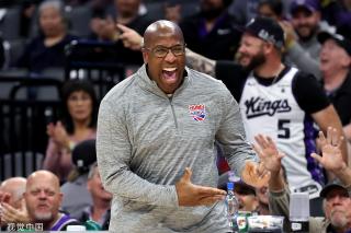 反应几乎是 反应几乎是